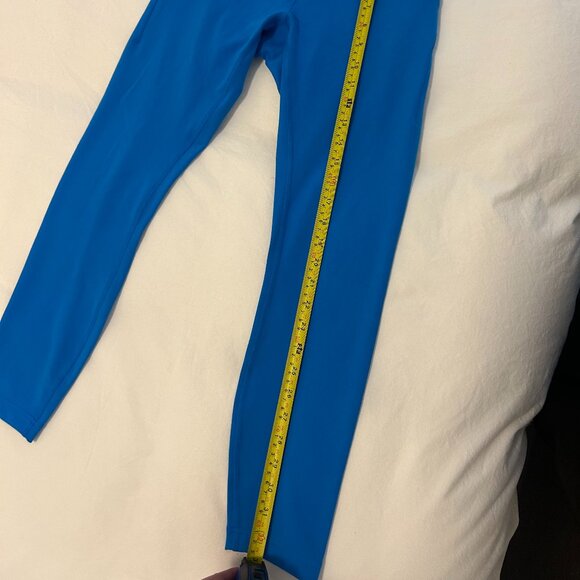 Blue Lululemon Leggings, Size 6. - Picture 7 of 7